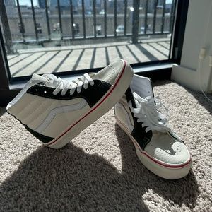 Women’s Vans Hi top Green & Cream Suede size 5.5